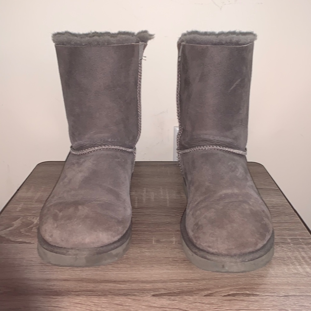 UGGS Bailey grey bow boots - Picture 3 of 6